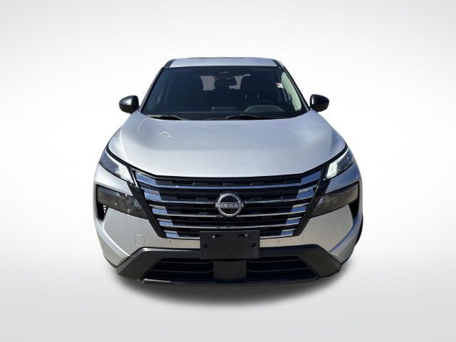 Used 2024 Nissan Rogue S AWD/4WD image 2