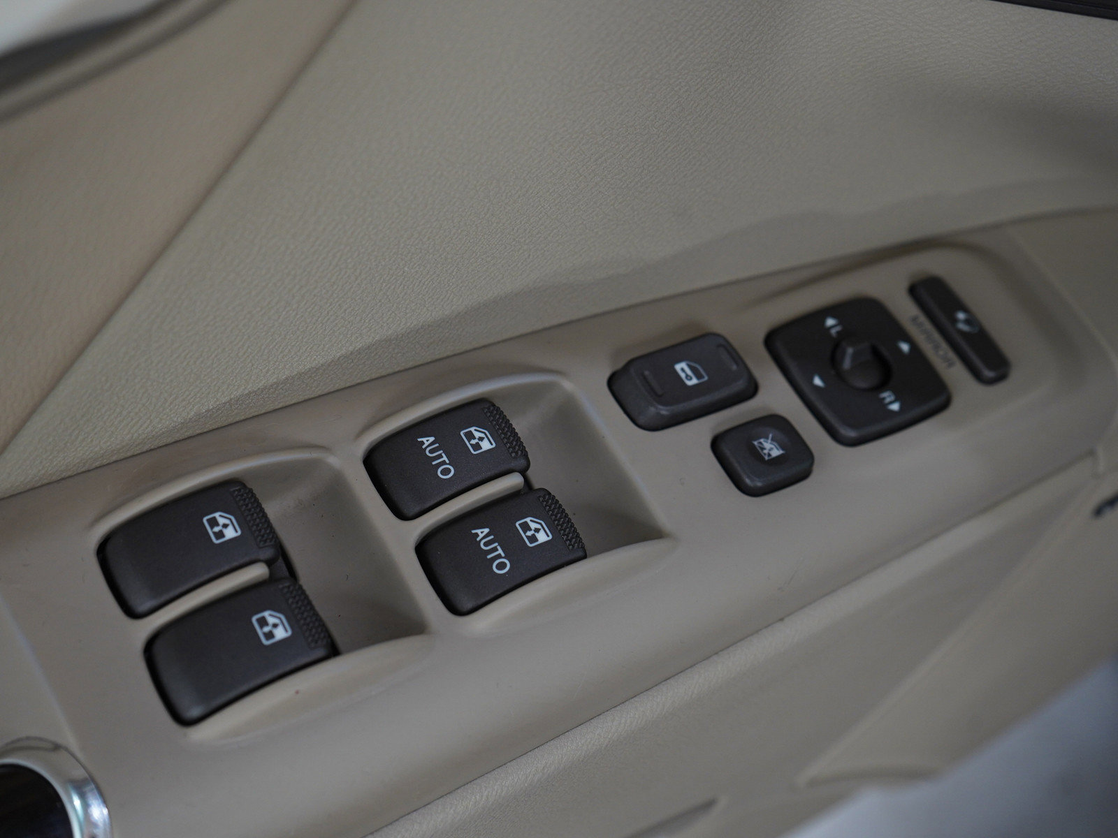 Used 2010 Hyundai Azera Limited image 18