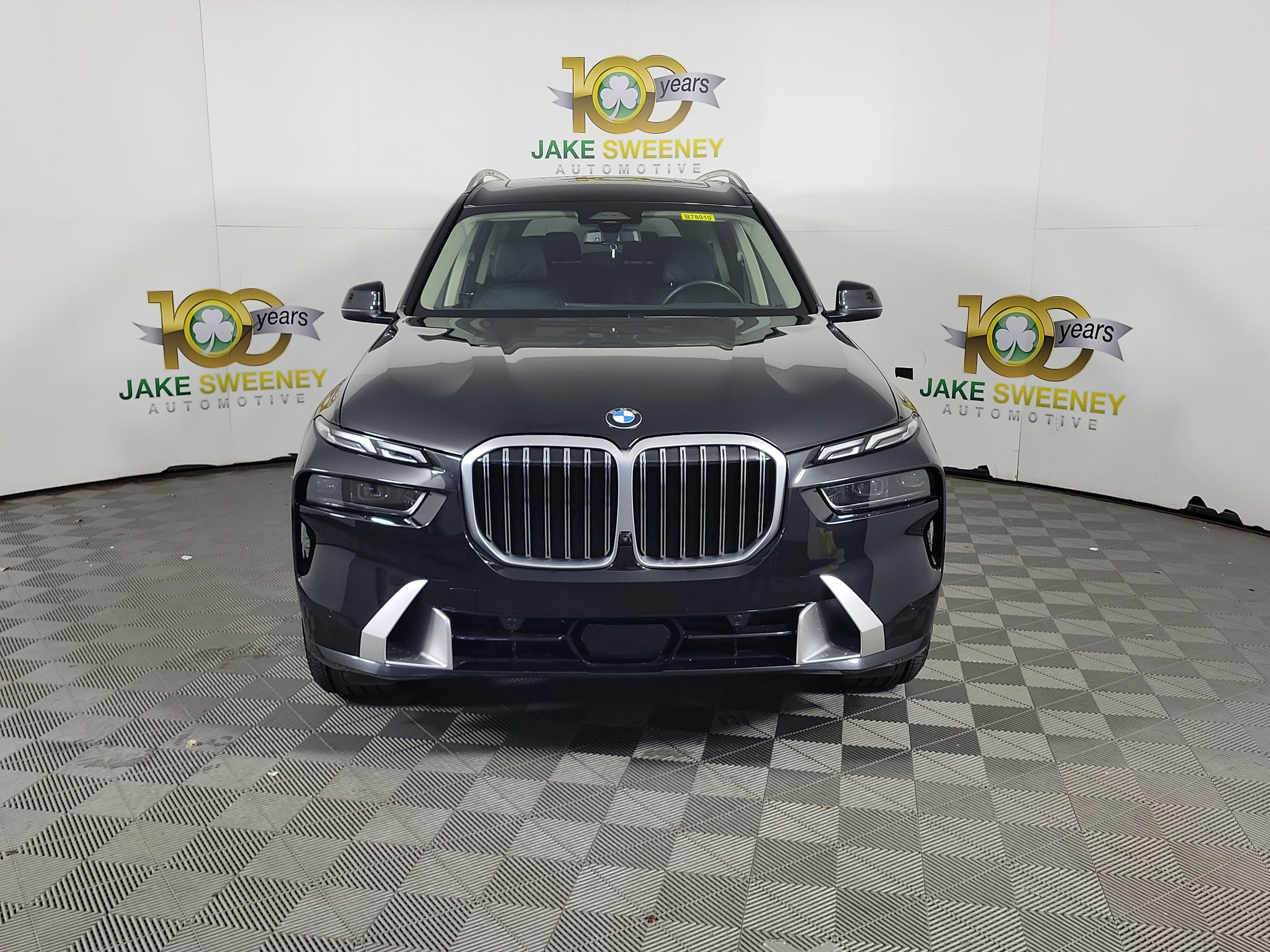 Certified 2024 BMW X7 xDrive40i w/ Premium Package AWD/4WD image 2