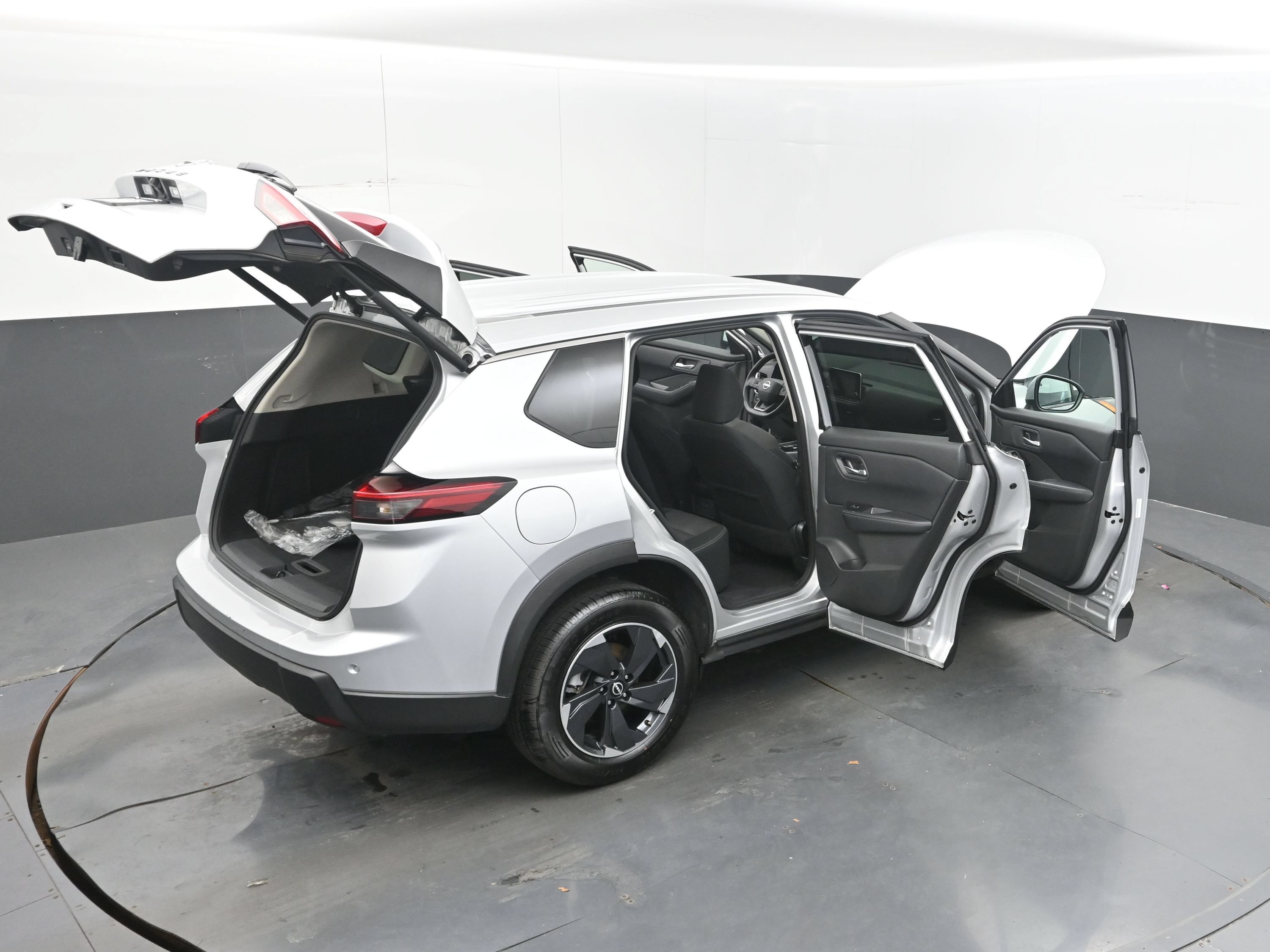 Used 2025 Nissan Rogue SV FWD image 49
