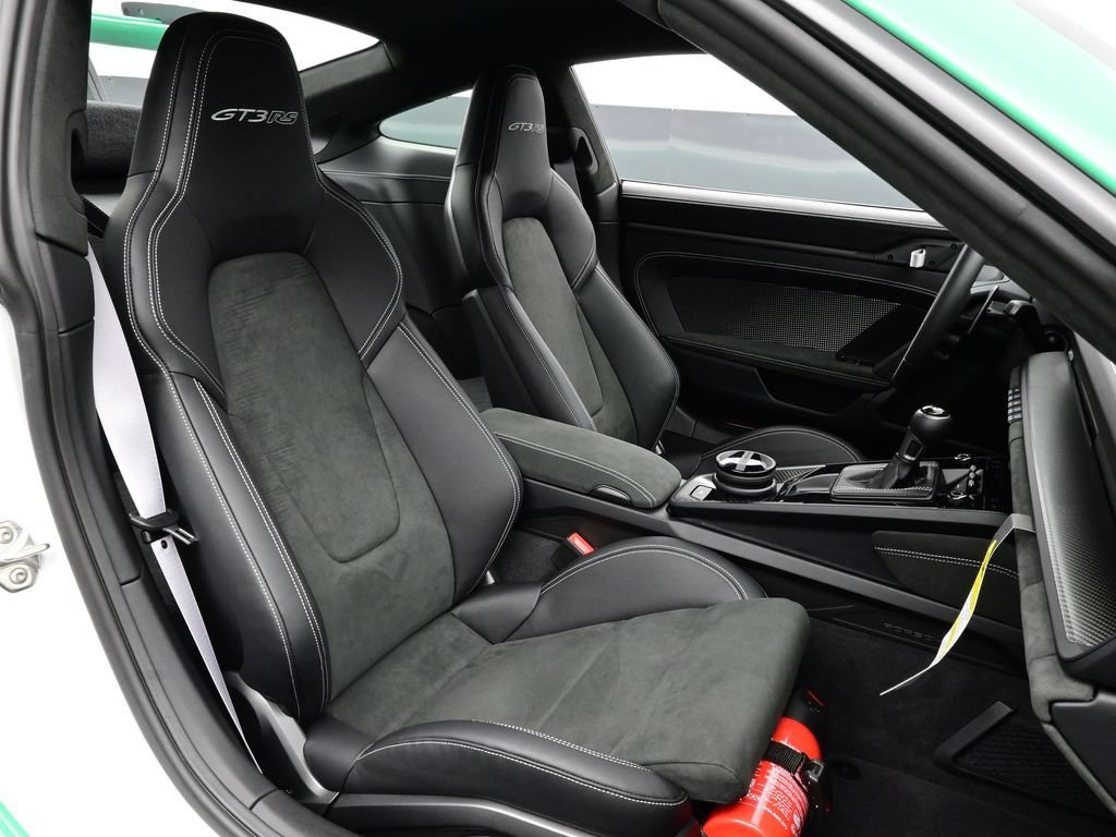 Certified 2025 Porsche 911 GT3 RS RWD image 13