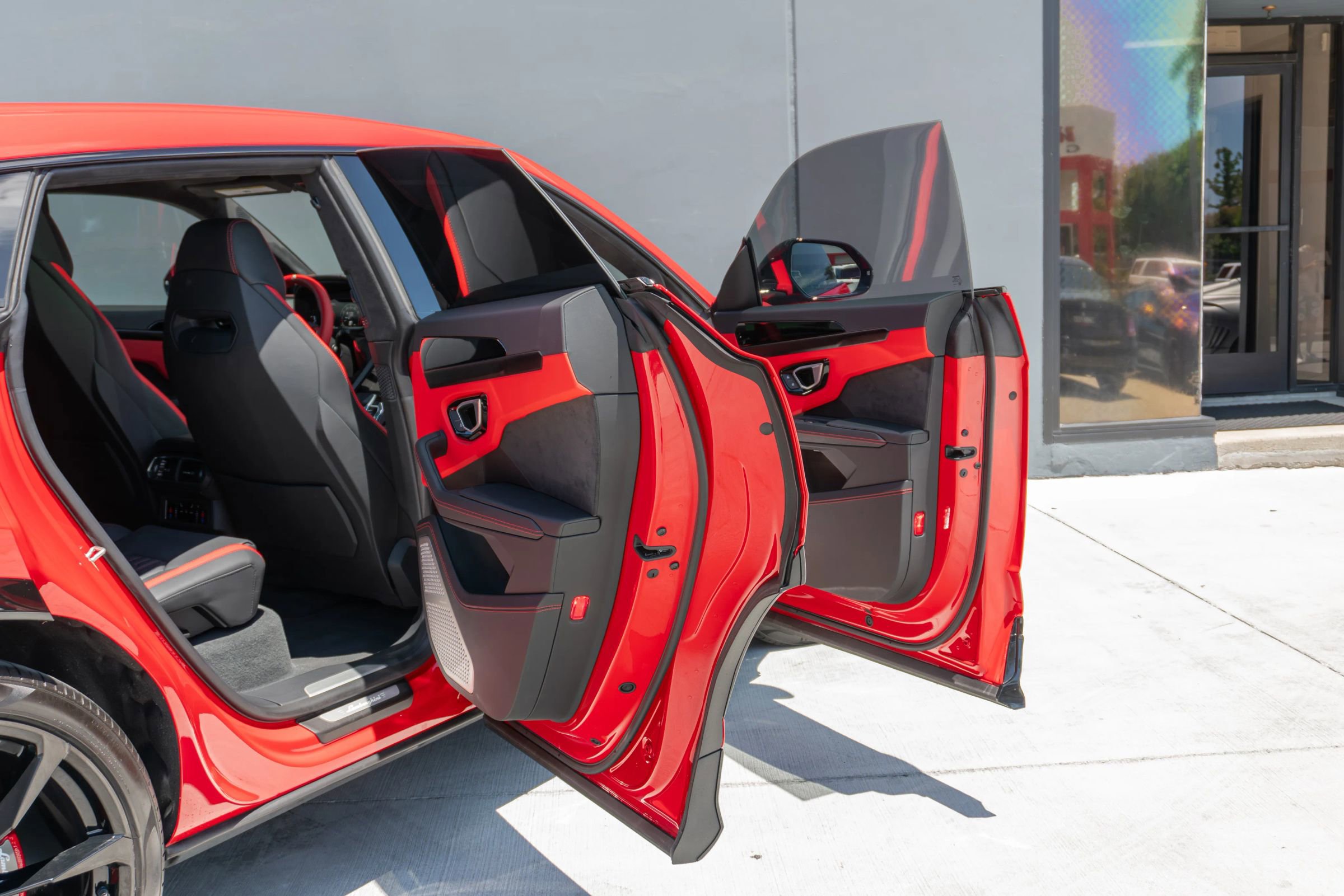 Used 2024 Lamborghini Urus S AWD/4WD image 61