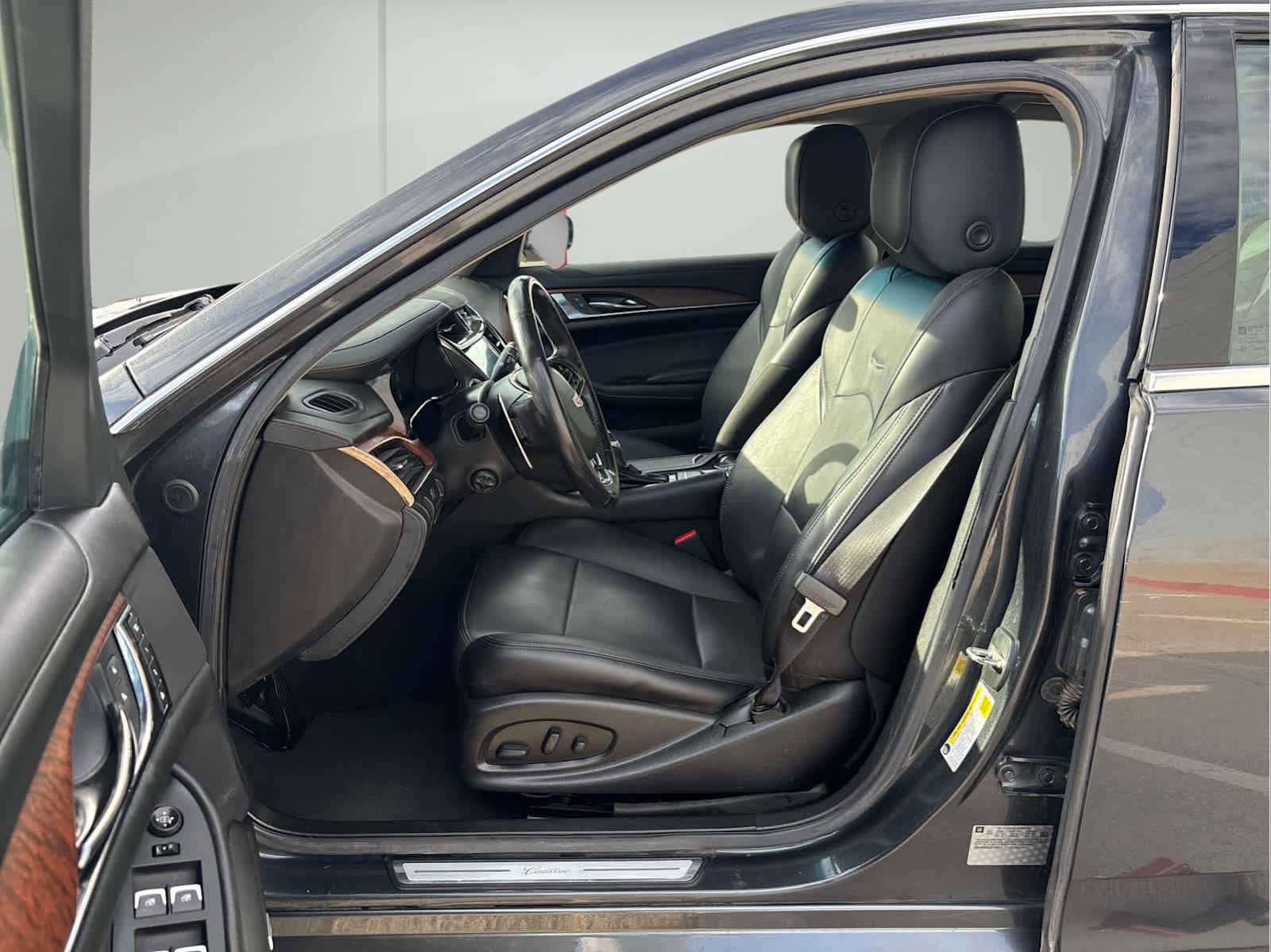 Used 2018 Cadillac CTS Luxury RWD image 10