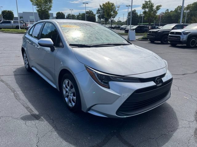 Used 2024 Toyota Corolla LE FWD image 3