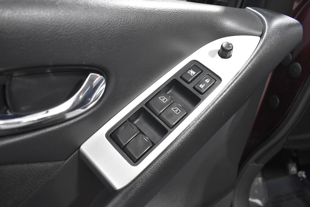 Used 2014 Nissan Murano S AWD/4WD image 16