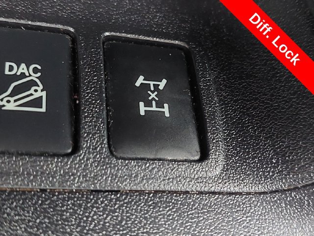 Used 2017 Toyota Highlander Limited AWD/4WD image 25
