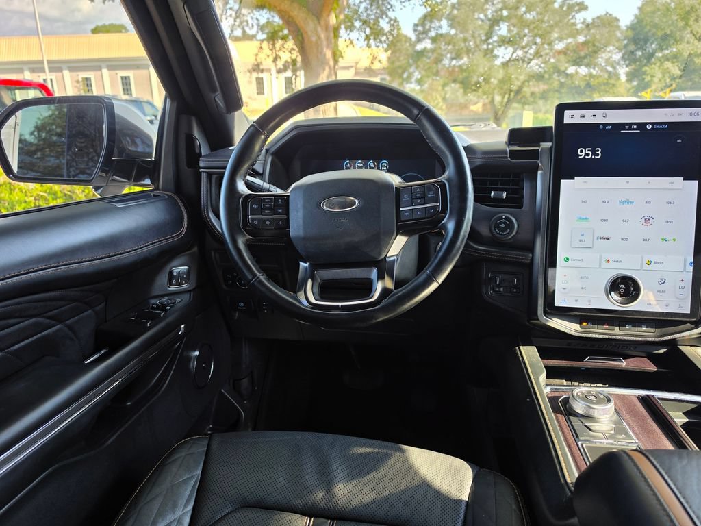 Used 2023 Ford Expedition Platinum RWD image 9