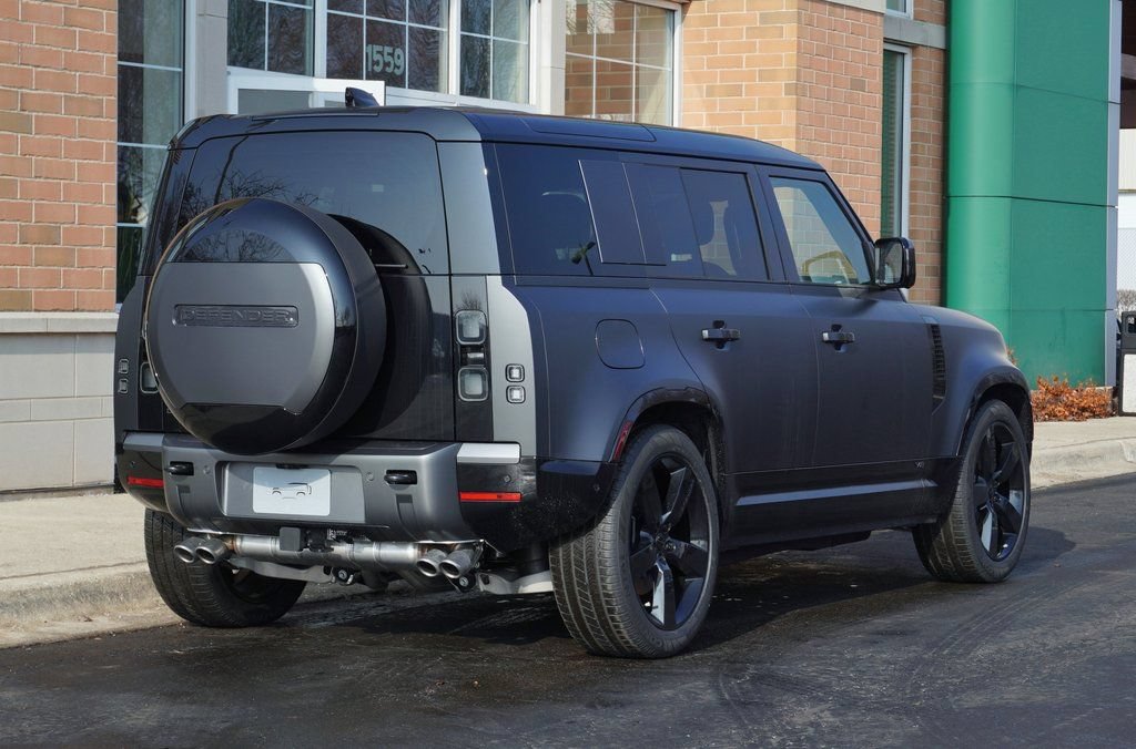 Used 2026 Land Rover Defender 110 V8 AWD/4WD image 7