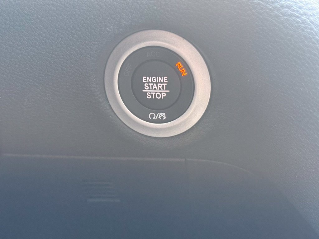 New 2026 Chrysler Pacifica Select FWD image 17
