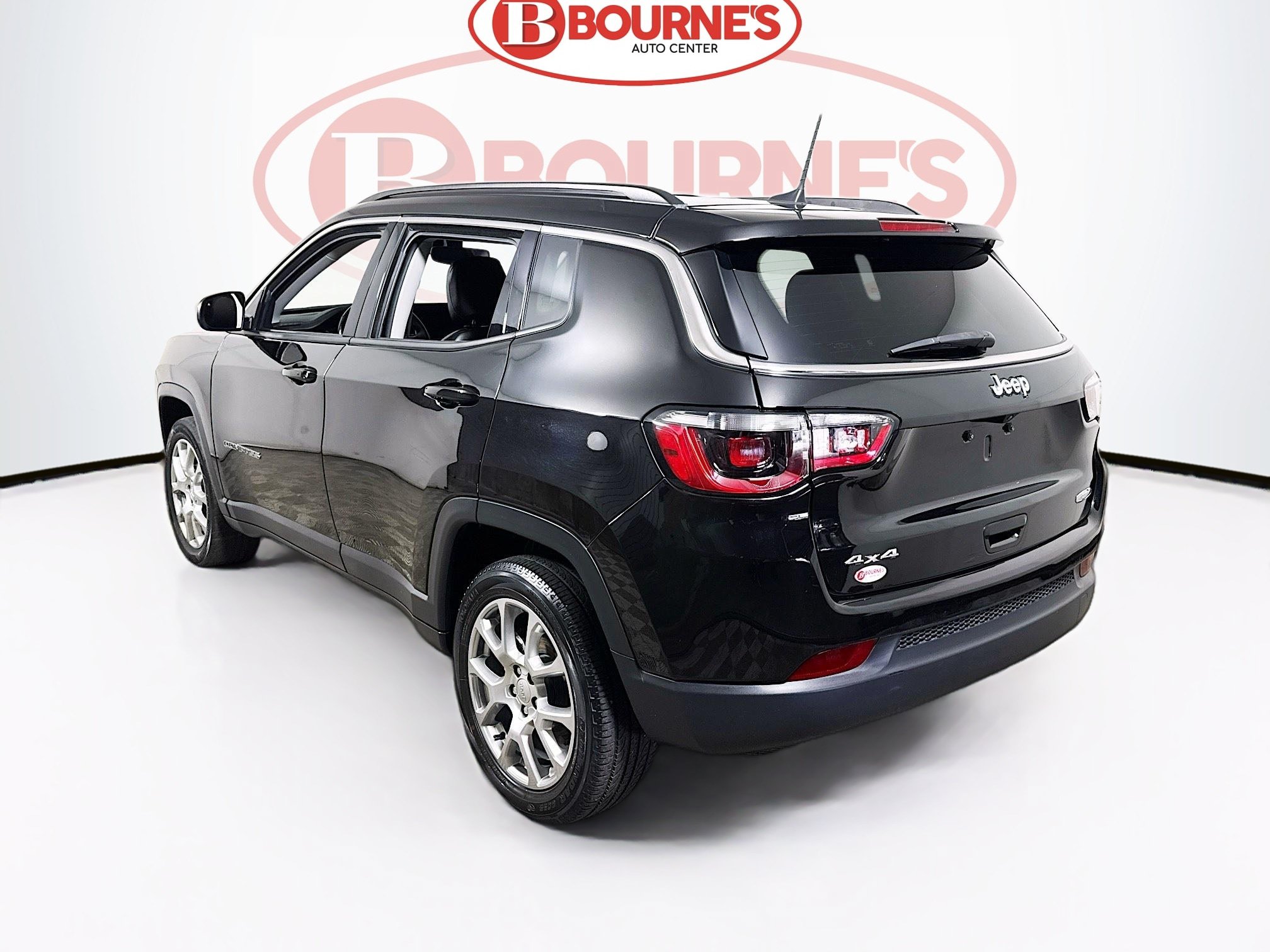 Used 2022 Jeep Compass Latitude AWD/4WD image 7