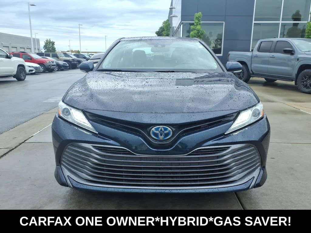 Used 2020 Toyota Camry XLE FWD image 3
