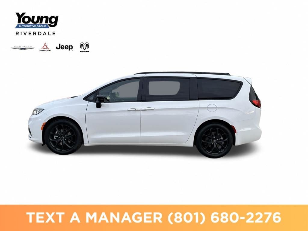 New 2026 Chrysler Pacifica Limited w/ S Appearance Package FWD image 10