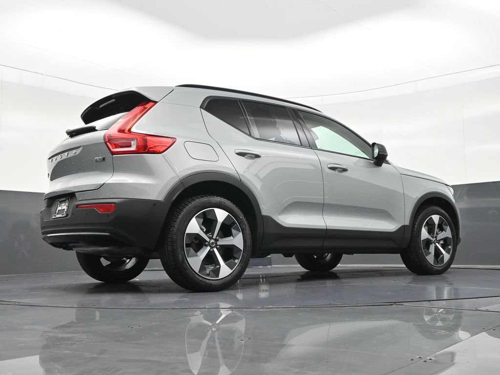 New 2026 Volvo XC40 B5 Plus w/ Protection Package Premier AWD/4WD image 25