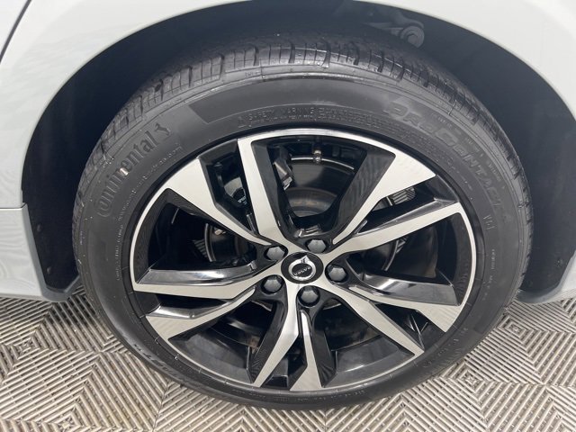 Used 2025 Volvo S60 B5 Core image 10