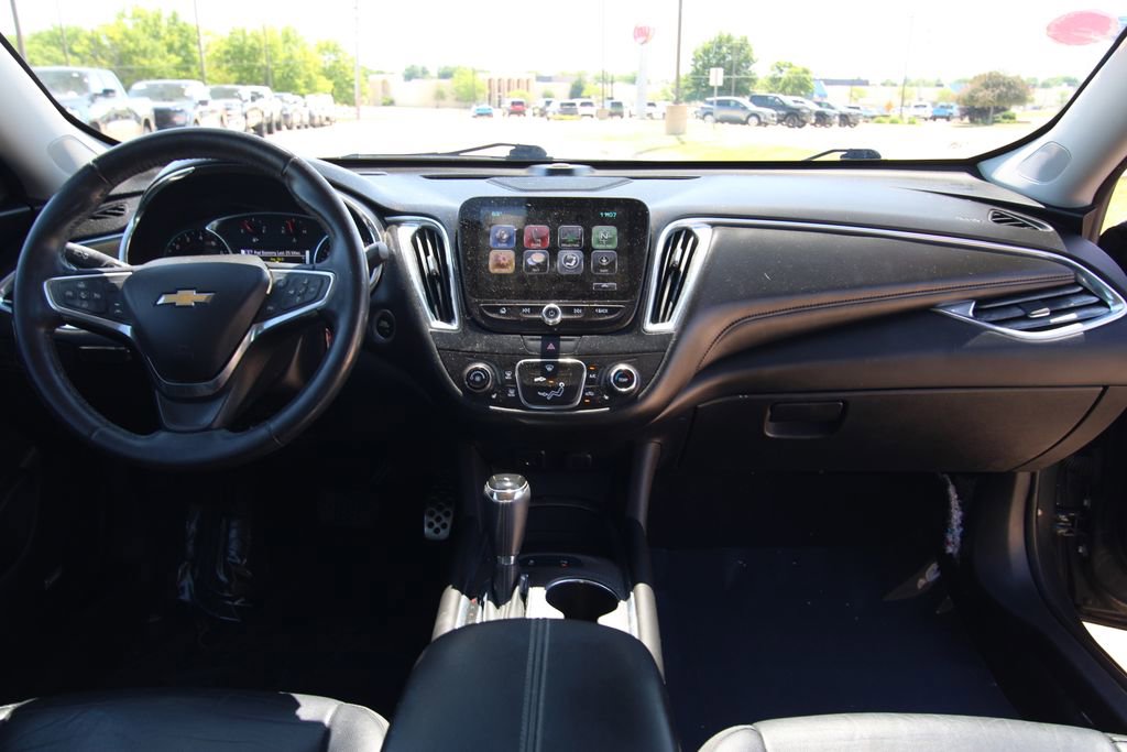 Used 2017 Chevrolet Malibu LT w/ Leather Package FWD image 37