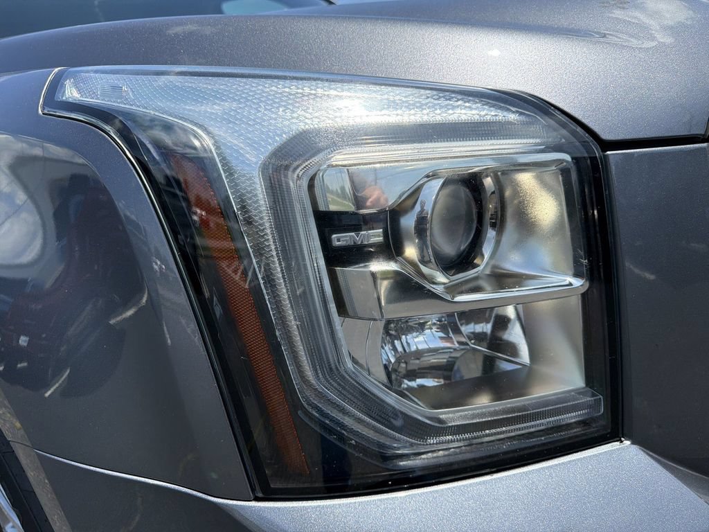 Used 2020 GMC Yukon Denali w/ Open Road Package AWD/4WD image 11