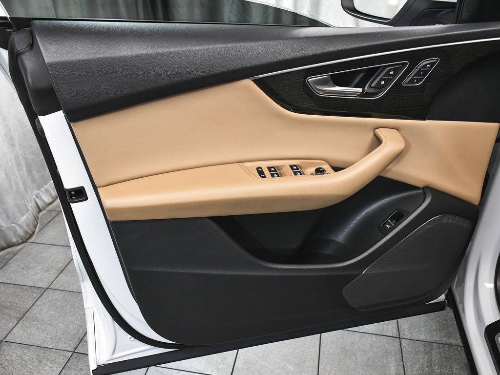 Used 2022 Audi Q8 Premium AWD/4WD image 9