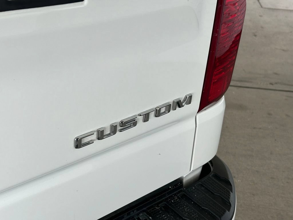 Used 2025 Chevrolet Silverado 1500 Custom w/ Turbomax Blackout Package AWD/4WD image 11
