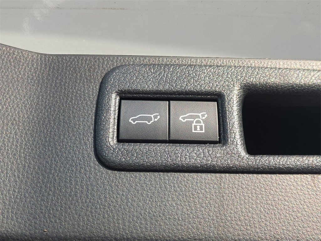 Used 2024 Toyota Venza Nightshade image 14