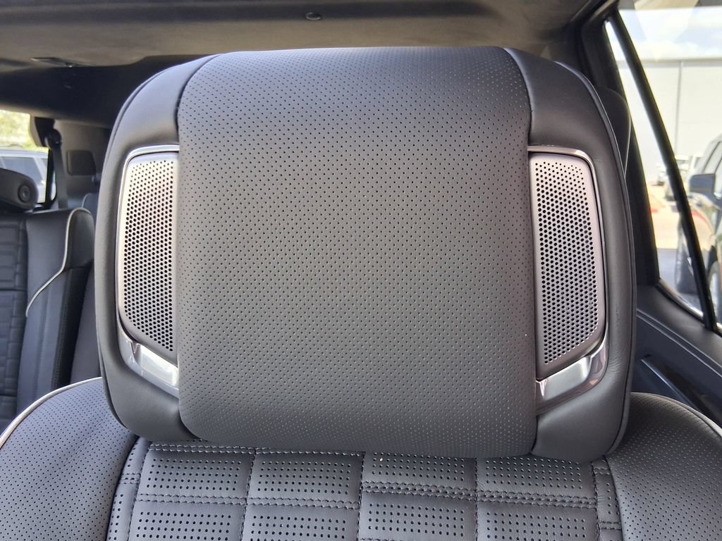 New 2026 Cadillac Escalade Platinum Sport w/ LPO, Floor Liner Package AWD/4WD image 20