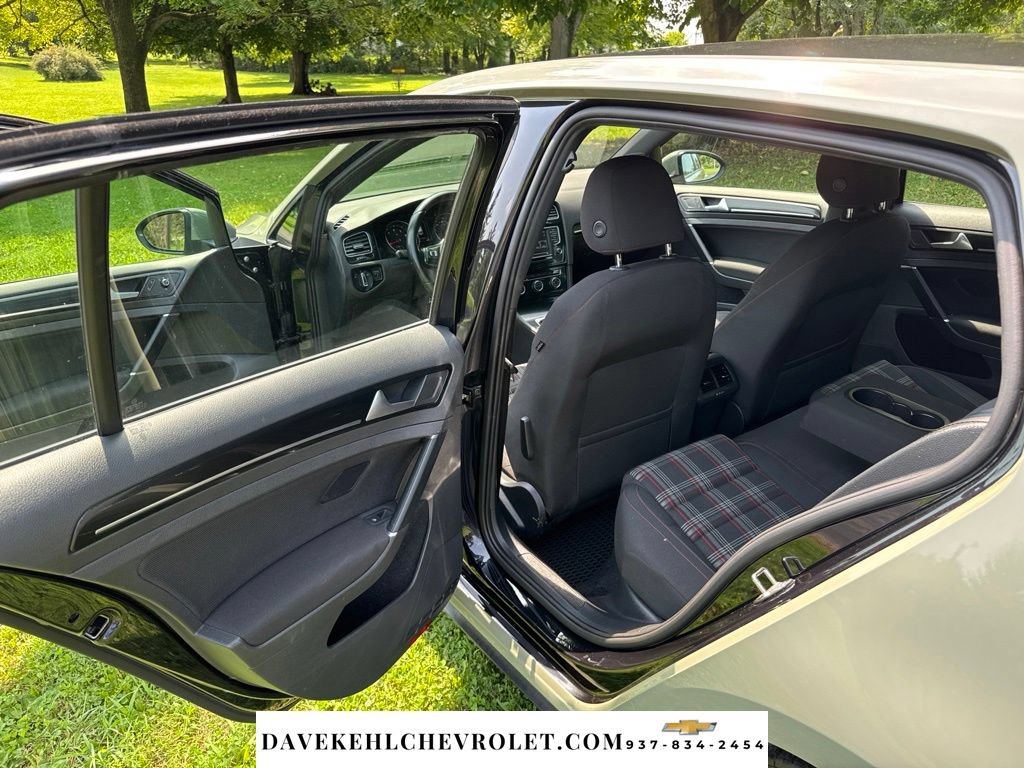 Used 2017 Volkswagen Golf 4-Door FWD image 21