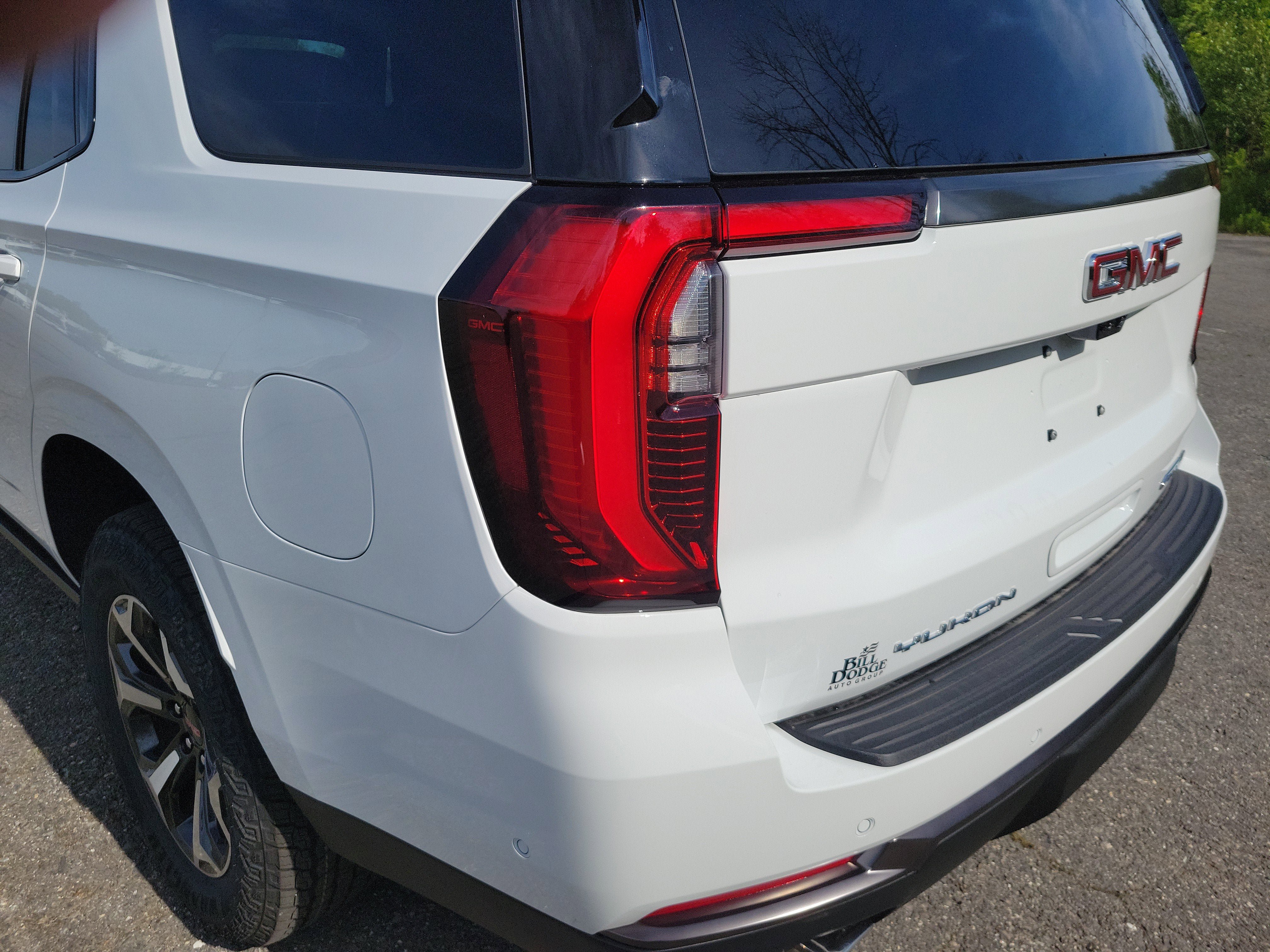 New 2026 GMC Yukon AT4 Ultimate w/ LPO, Floor Liner Package AWD/4WD image 15
