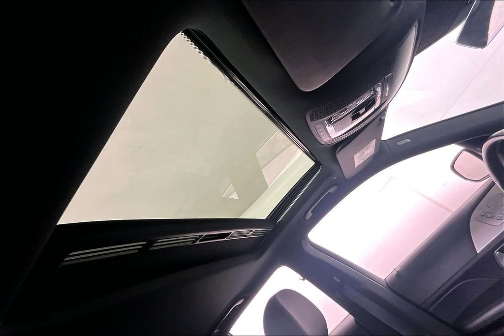 Used 2021 Mercedes-Benz GLE 350 w/ Premium Package image 22