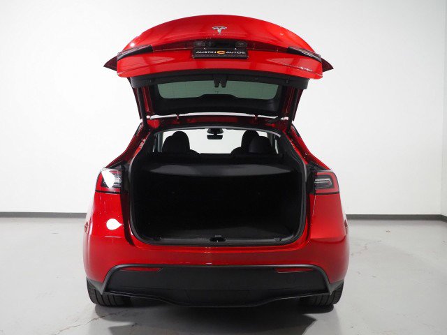 Used 2023 Tesla Model Y Long Range image 40