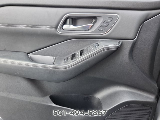 Certified 2024 Nissan Rogue Platinum w/ Platinum Premium Package FWD image 29