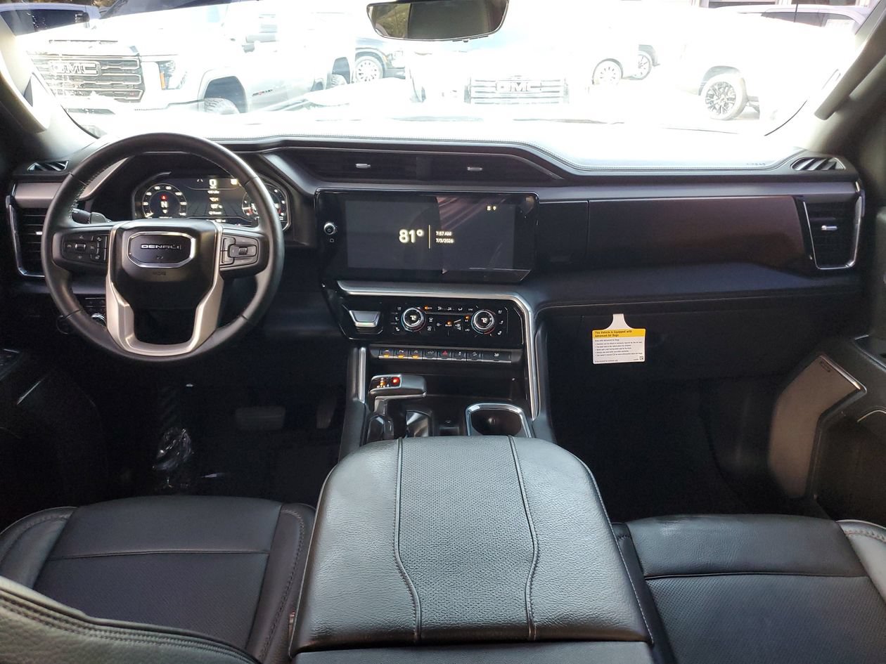 Used 2023 GMC Sierra 1500 Denali w/ Technology Package AWD/4WD image 12