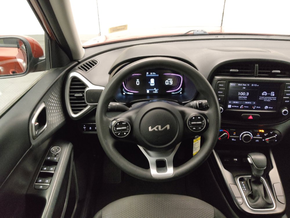 Used 2023 Kia Soul LX w/ LX Technology Package FWD image 22