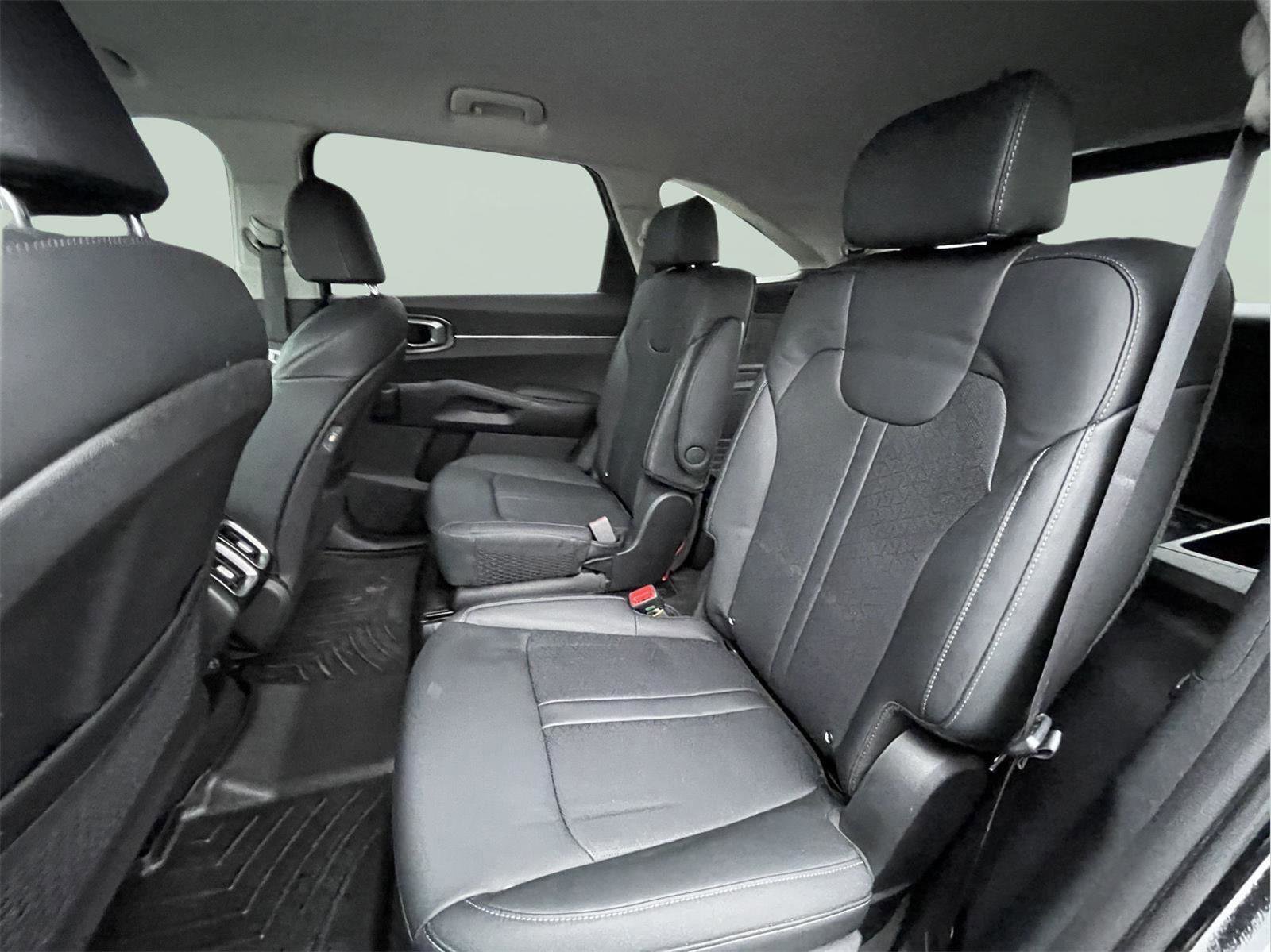 Used 2023 Kia Sorento EX image 14