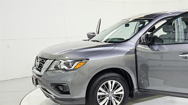 Used 2020 Nissan Pathfinder S FWD image 30