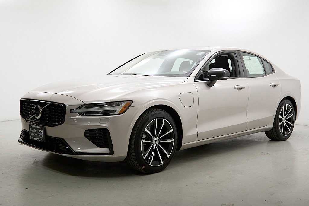 Certified 2025 Volvo S60 T8 Plus w/ Climate Package image 4