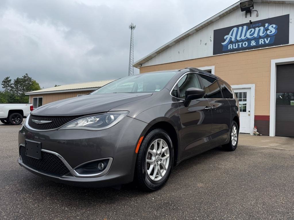 Used 2017 Chrysler Pacifica Touring Plus FWD image 18