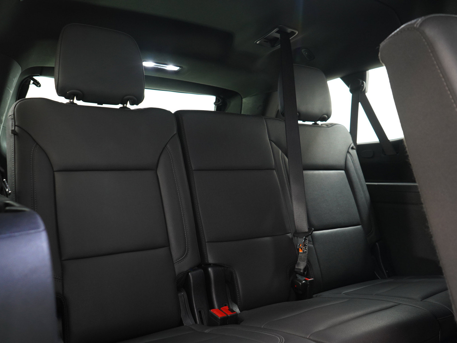 Used 2025 Chevrolet Suburban Z71 AWD/4WD image 14