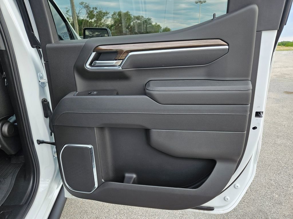 New 2025 Chevrolet Silverado 1500 LT Trail Boss w/ LT Trail Boss Premium Package AWD/4WD image 32