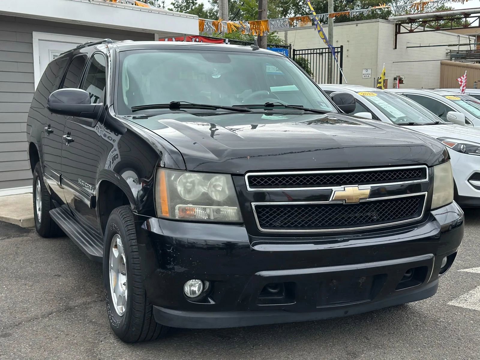Used 2009 Chevrolet Suburban LT image 3