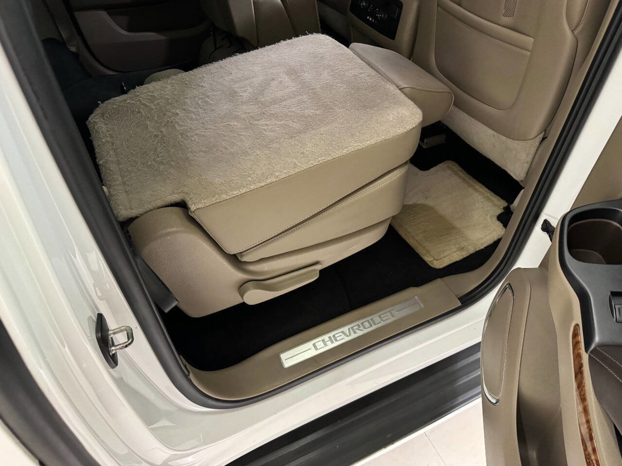 Used 2015 Chevrolet Suburban LTZ image 30