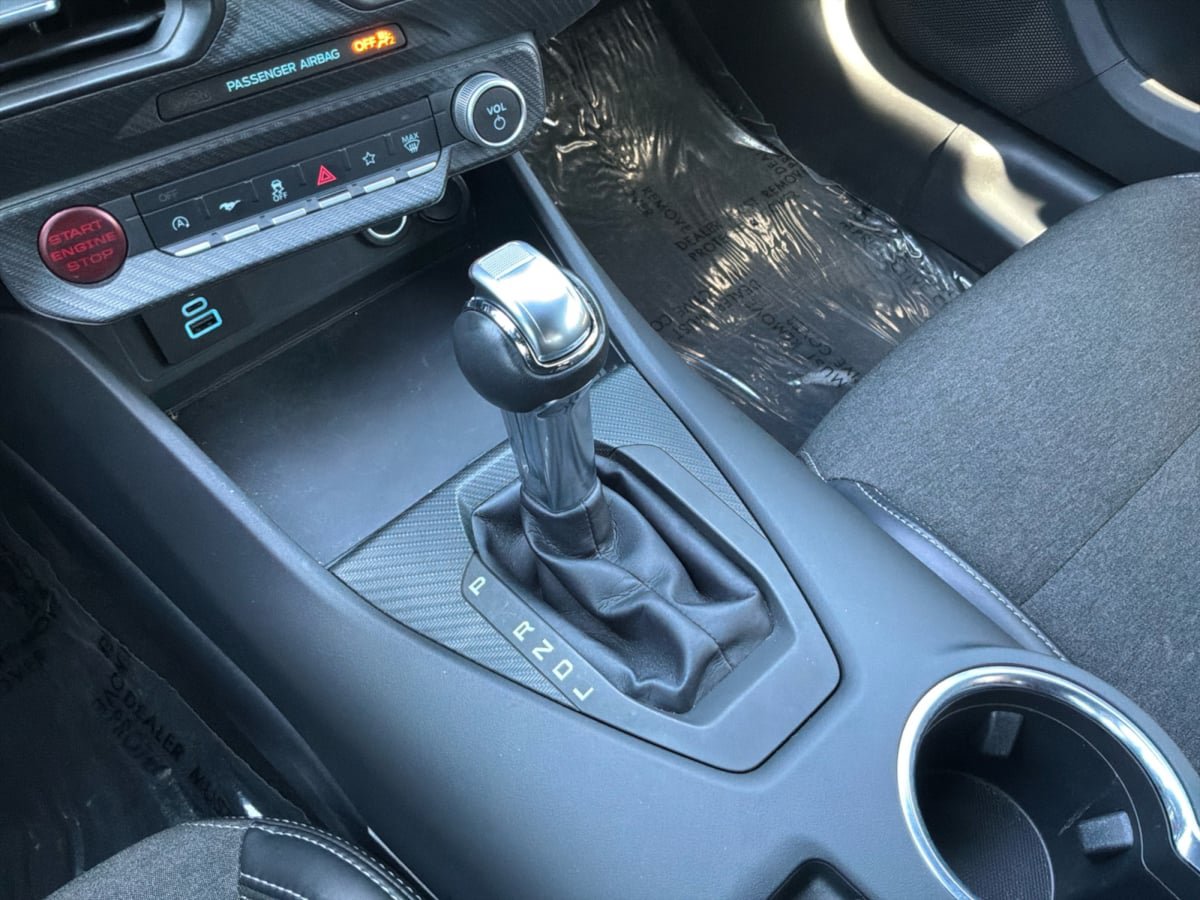 Used 2025 Ford Mustang Convertible RWD image 17