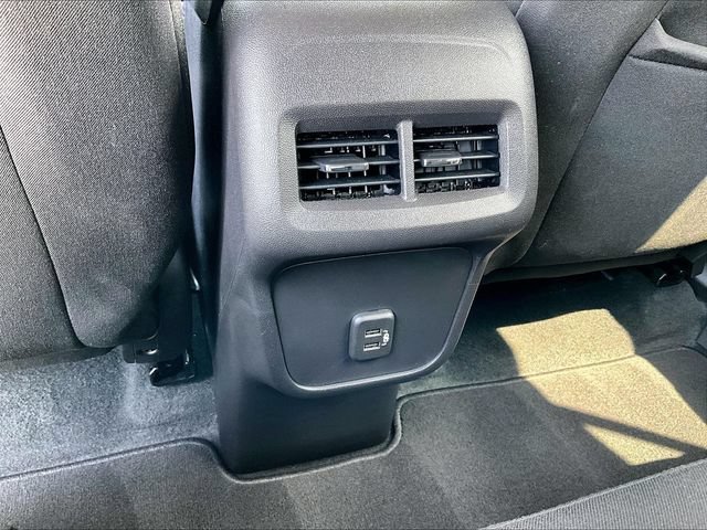 Used 2024 Chevrolet Equinox LT FWD image 27