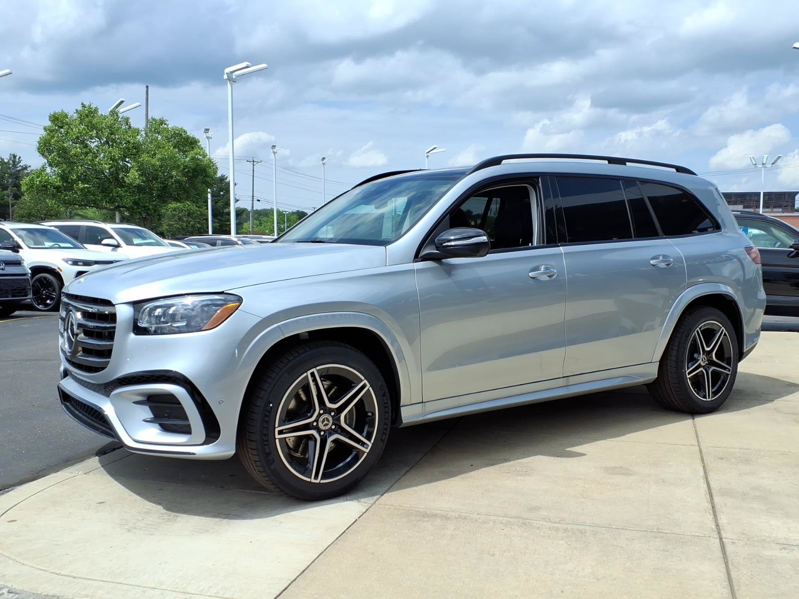 New 2026 Mercedes-Benz GLS 450 4MATIC image 3