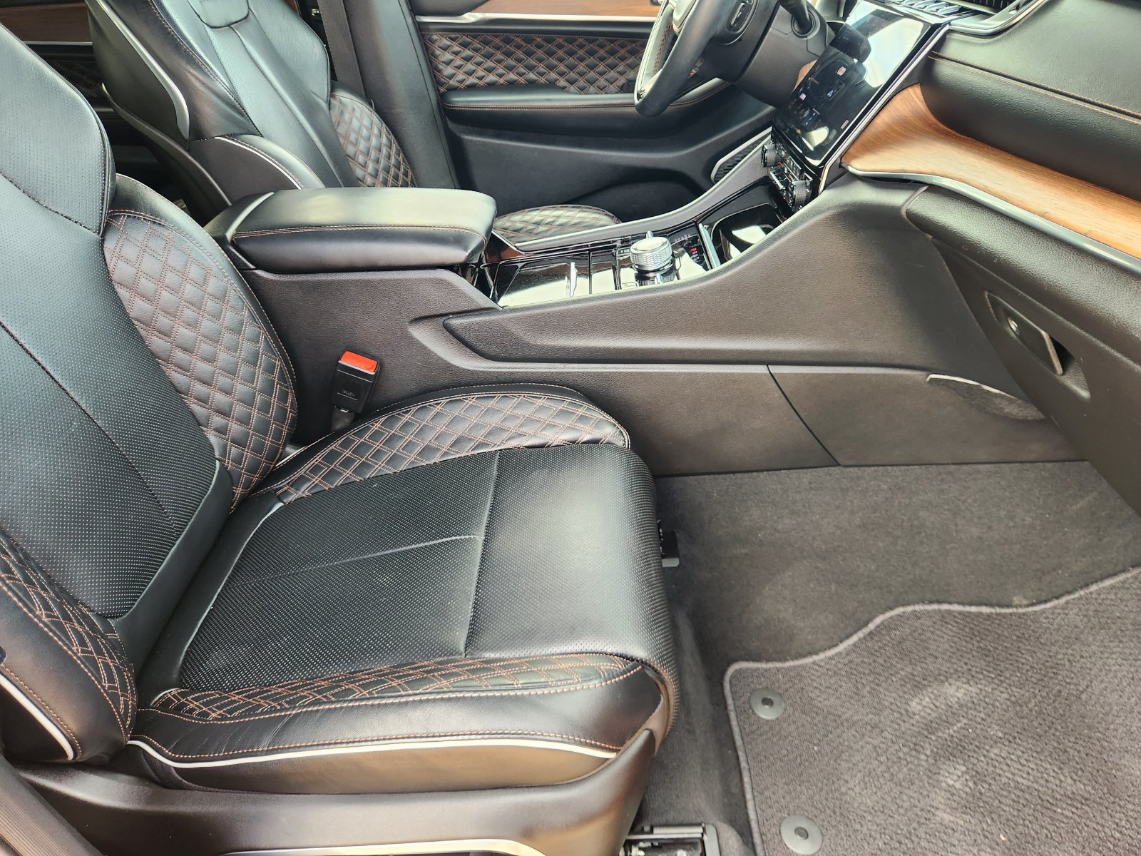 Used 2025 Jeep Grand Cherokee L Summit w/ Advanced Protech Group IV AWD/4WD image 14