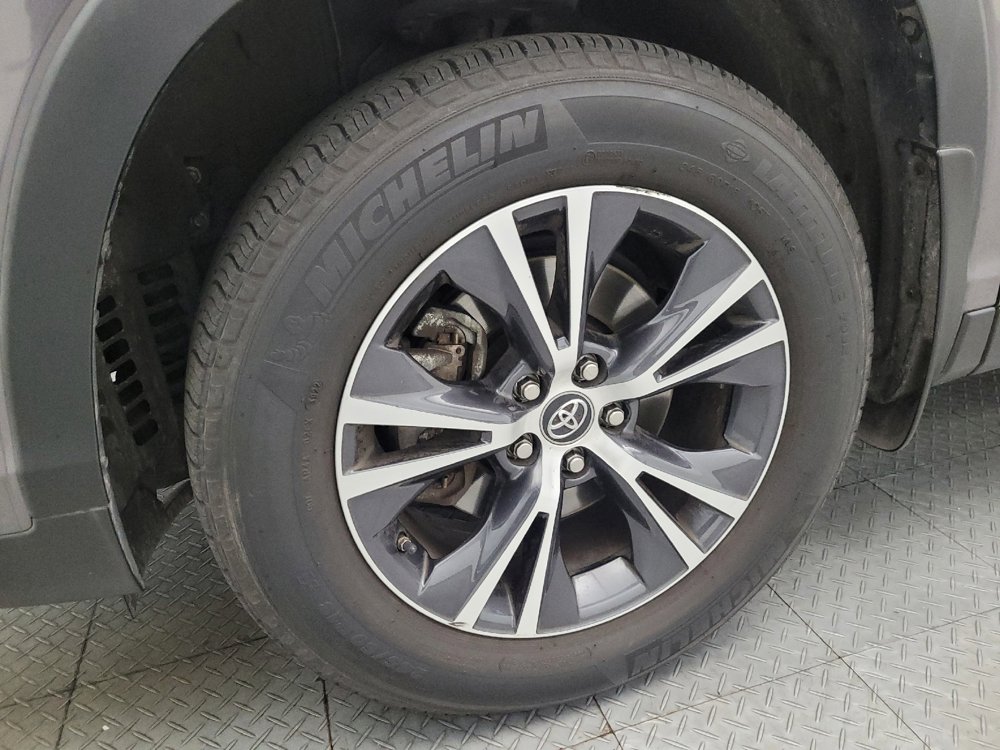 Used 2019 Toyota Highlander LE image 31