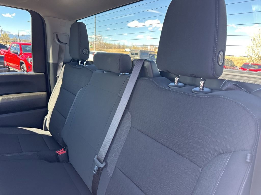 Used 2024 Chevrolet Silverado 2500 Custom w/ Custom Value Package image 21