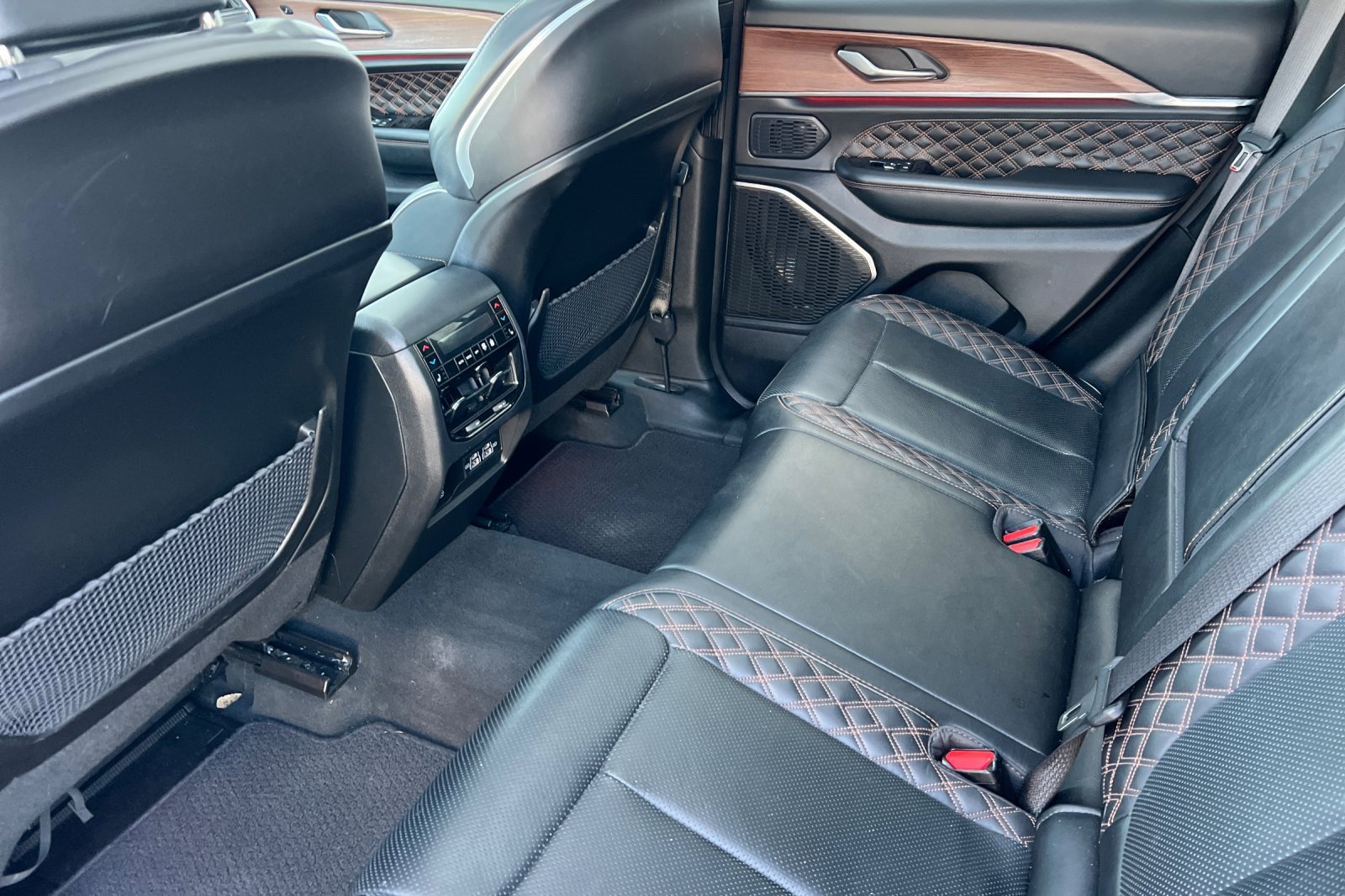 Used 2024 Jeep Grand Cherokee Summit image 13