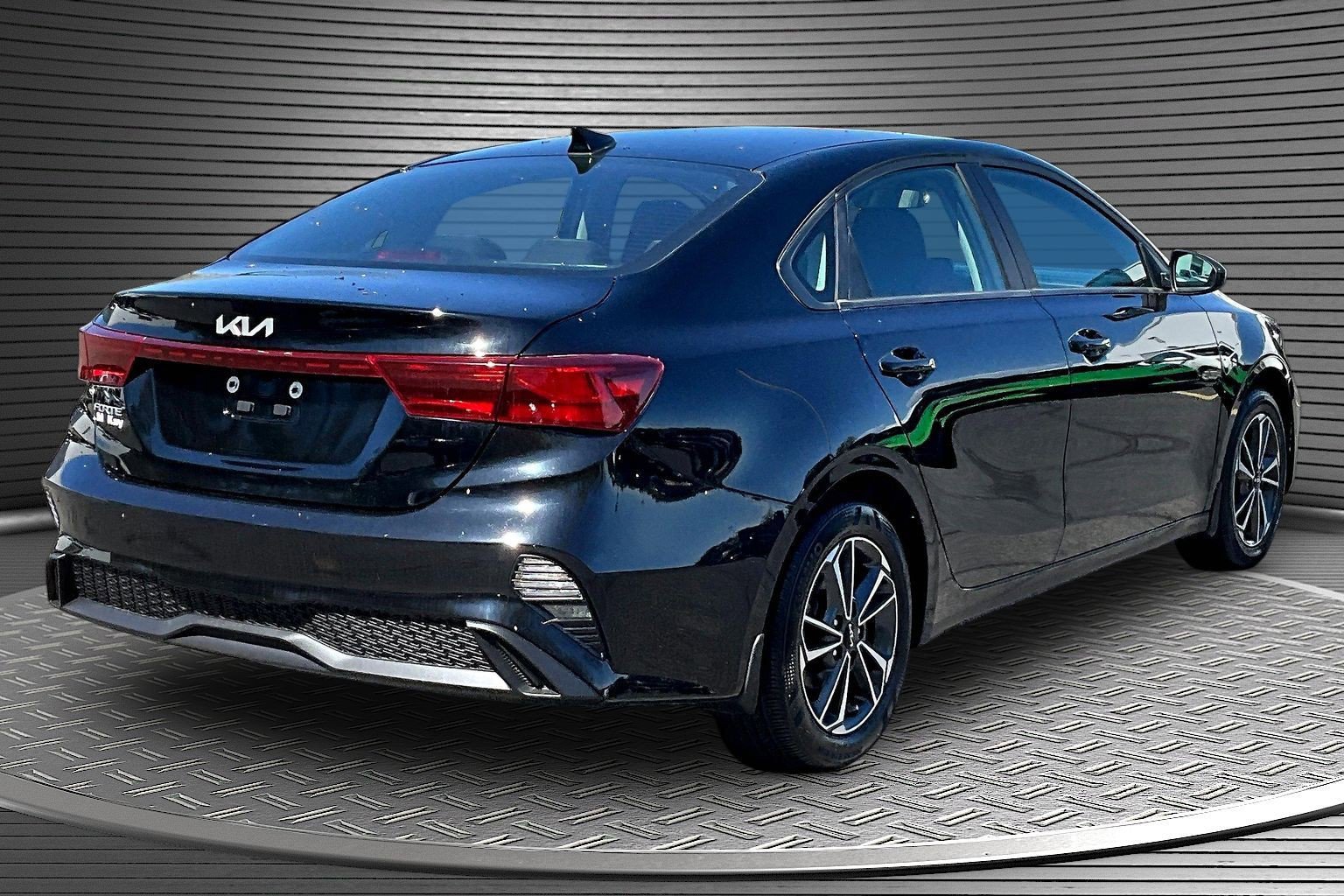 Used 2023 Kia Forte LXS FWD image 6