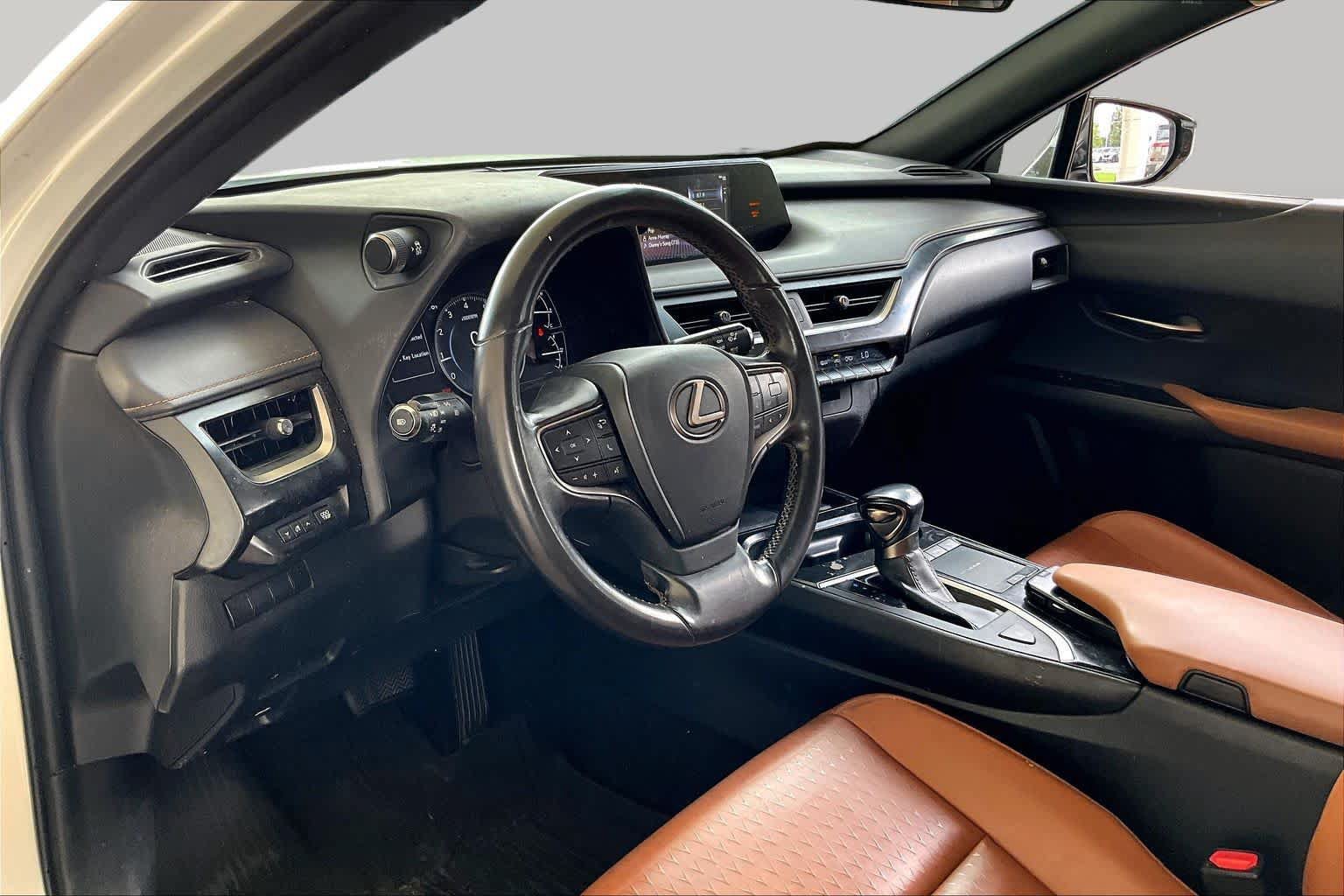 Used 2019 Lexus UX 200 FWD image 15