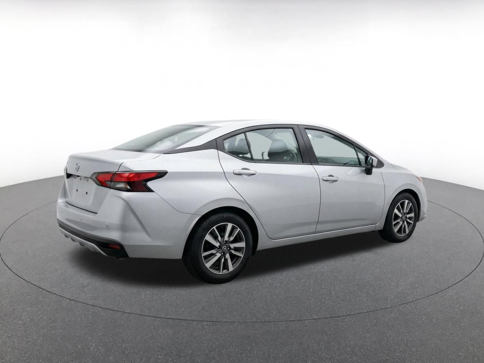 Used 2025 Nissan Versa SV FWD image 8