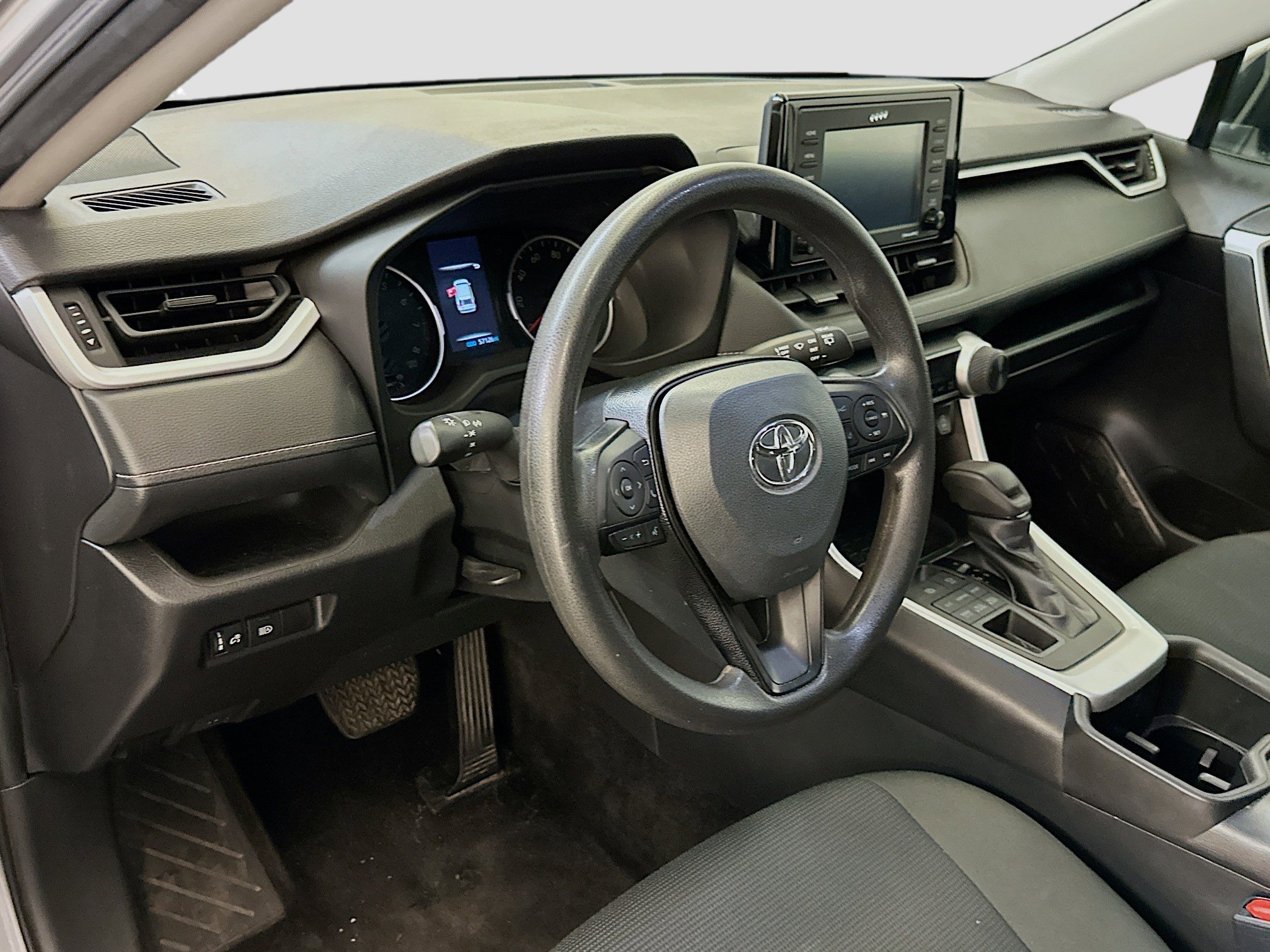 Used 2022 Toyota RAV4 LE image 18